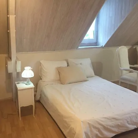 Chambre A La Valette Homestay *